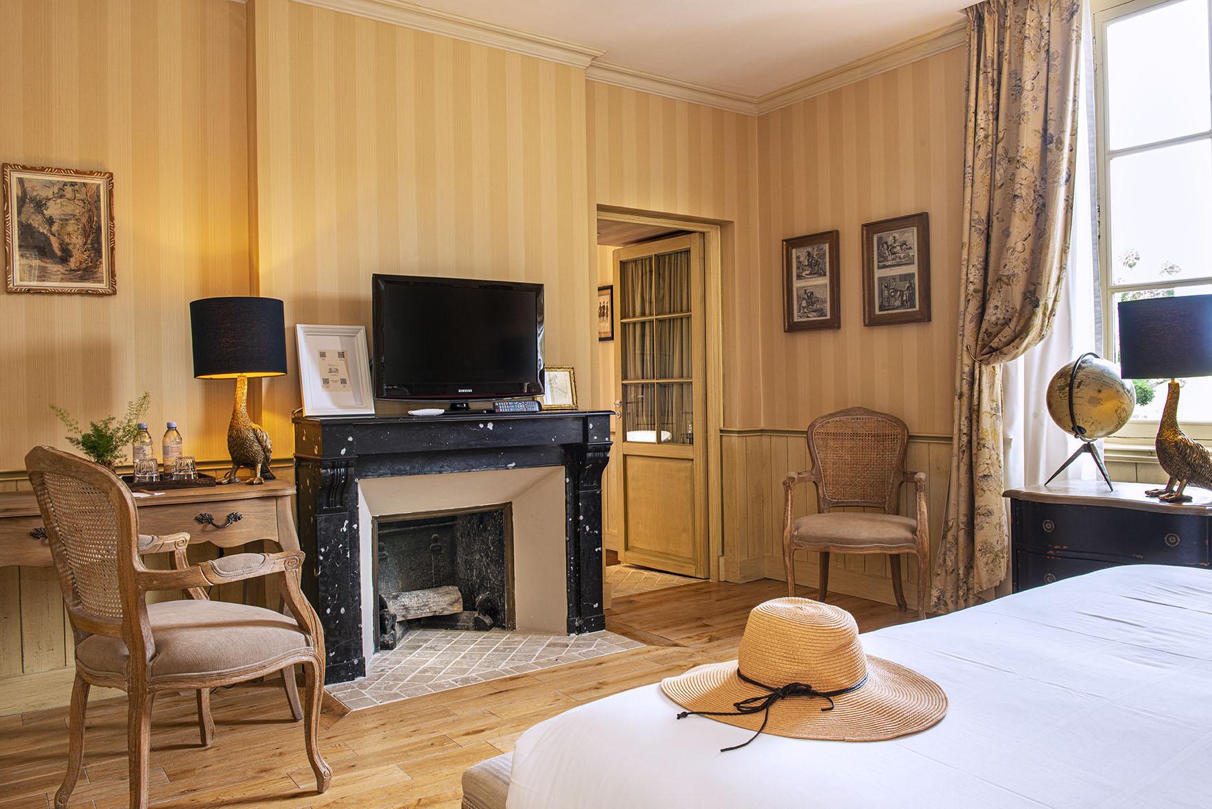 Chateau De Courban And Spa Nuxe Екстериор снимка