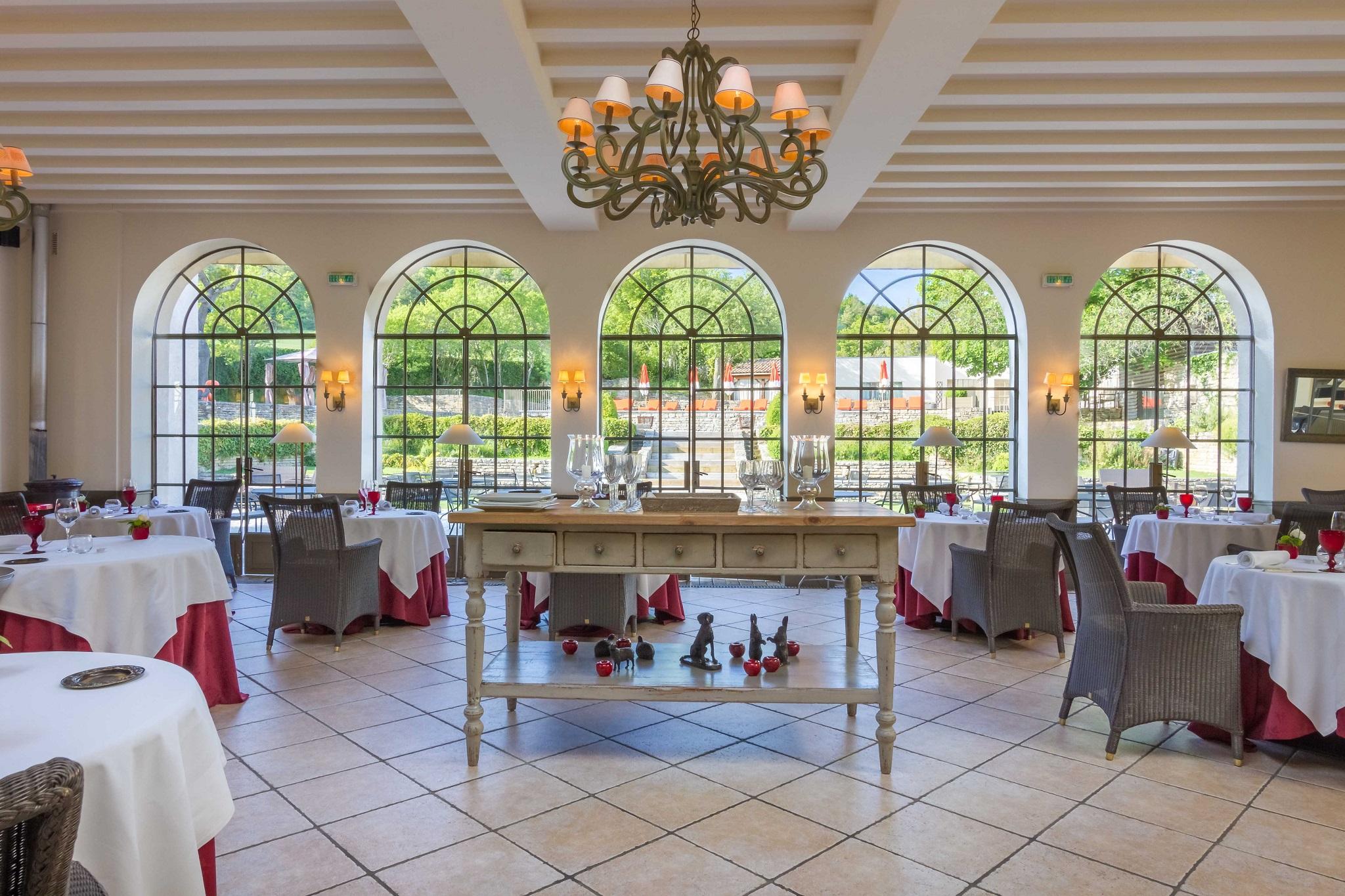 Chateau De Courban And Spa Nuxe Екстериор снимка