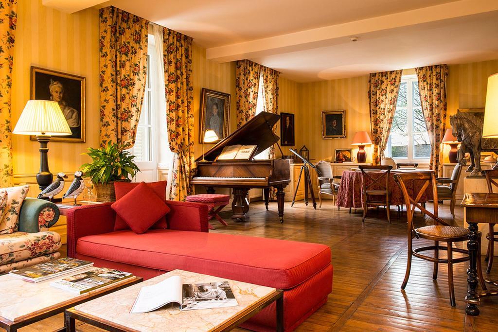 Chateau De Courban And Spa Nuxe Екстериор снимка